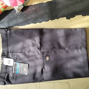 New black Dickies size 34 13" inseam relaxed fit with multi-use pocket